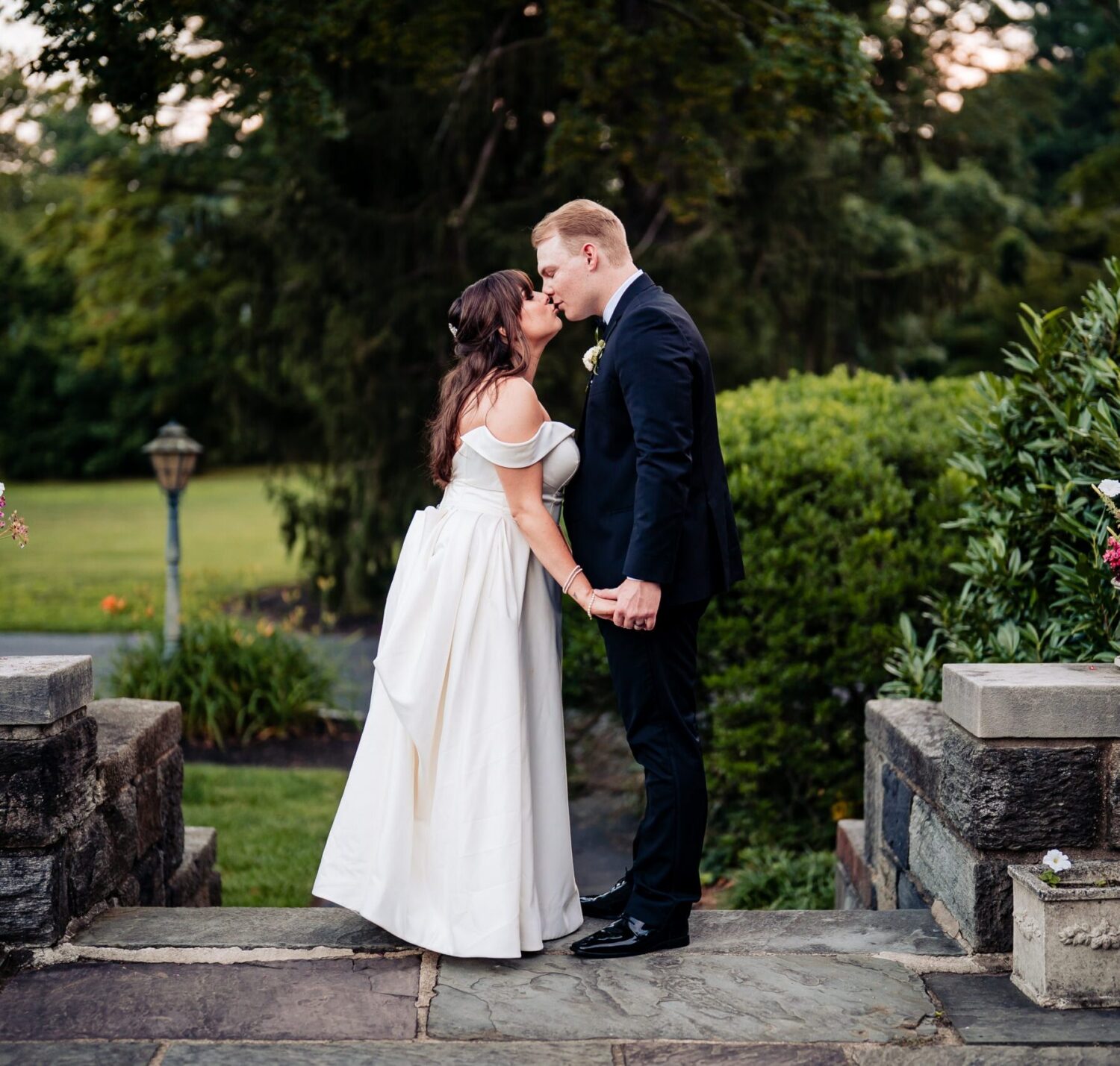 Merion Tribute House - Wedding with bride and groom